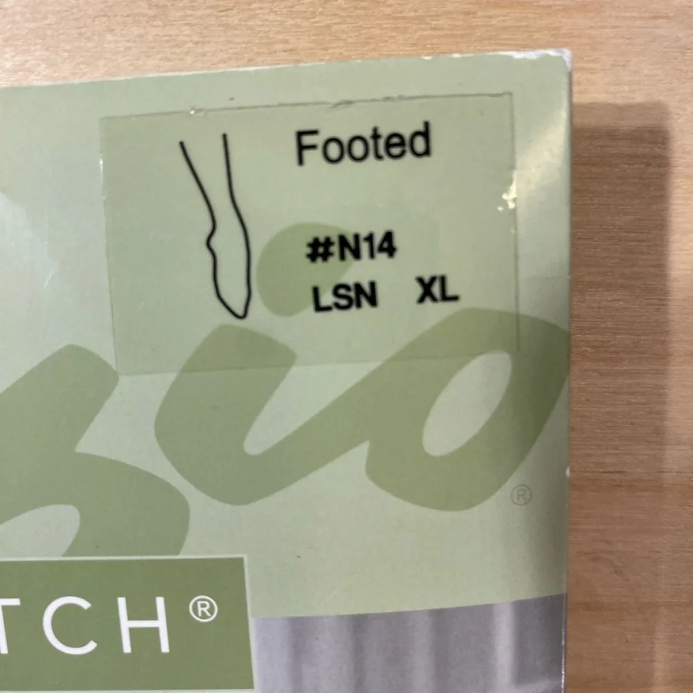 Capezio Hold & Stretch Footed Tights XL (MX)